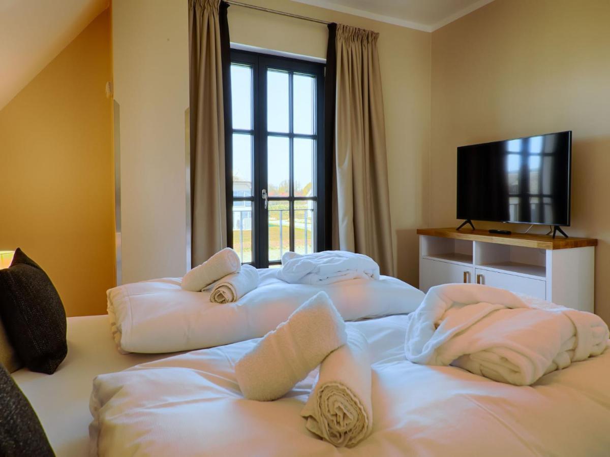 Reetland Am Meer - Luxus Reetdachvilla Mit 3 Schlafzimmern, Sauna Und Kamin F18 ドランスケ エクステリア 写真